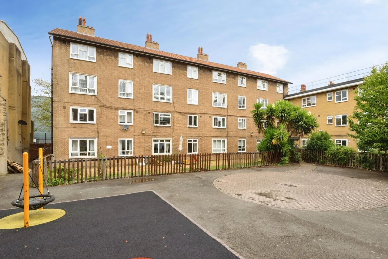Frampton Park Road, London, E9, photo 21