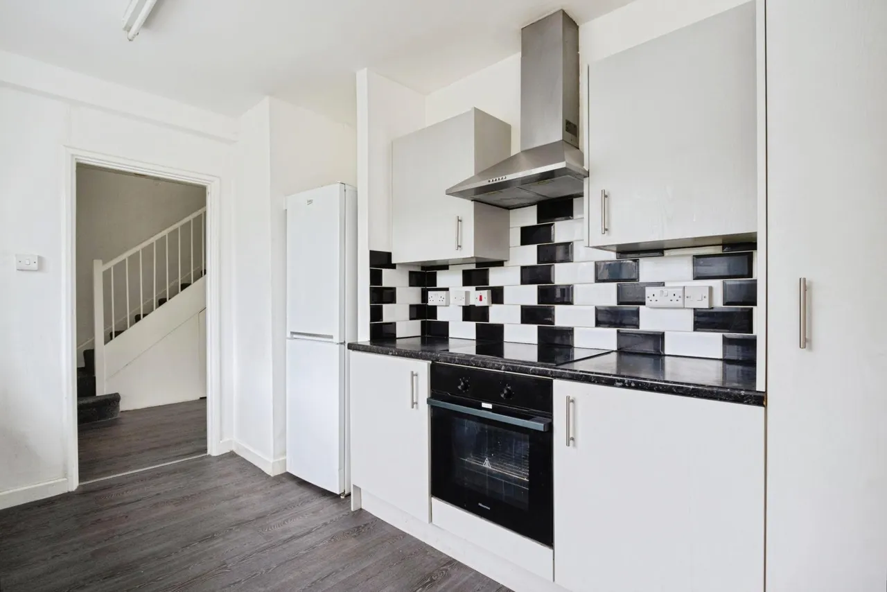 Frampton Park Road, London, E9, photo 10