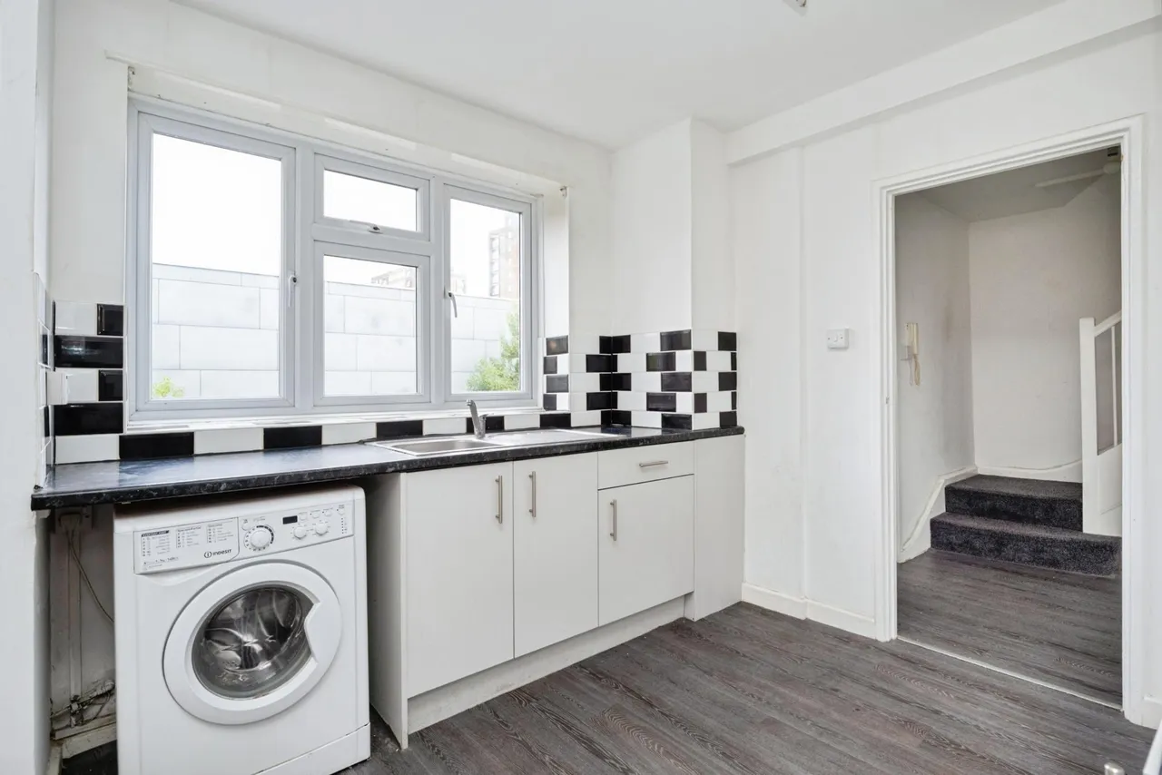Frampton Park Road, London, E9, photo 11
