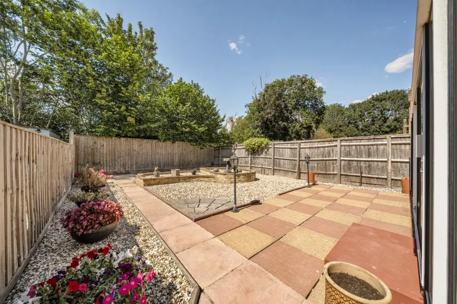 Duchess Way, Swindon, SN2, photo 5