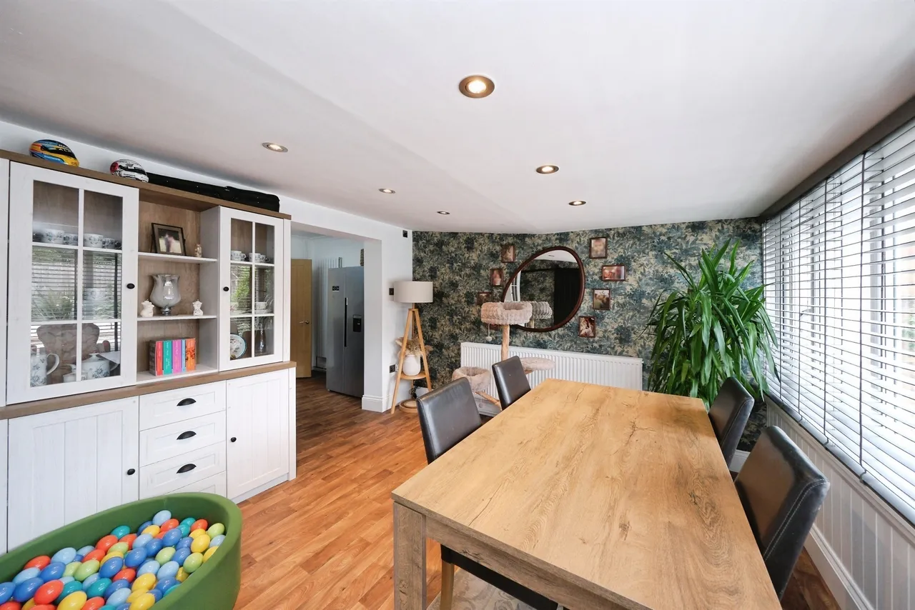 Lincoln Road, Tuxford, NG22, photo 7