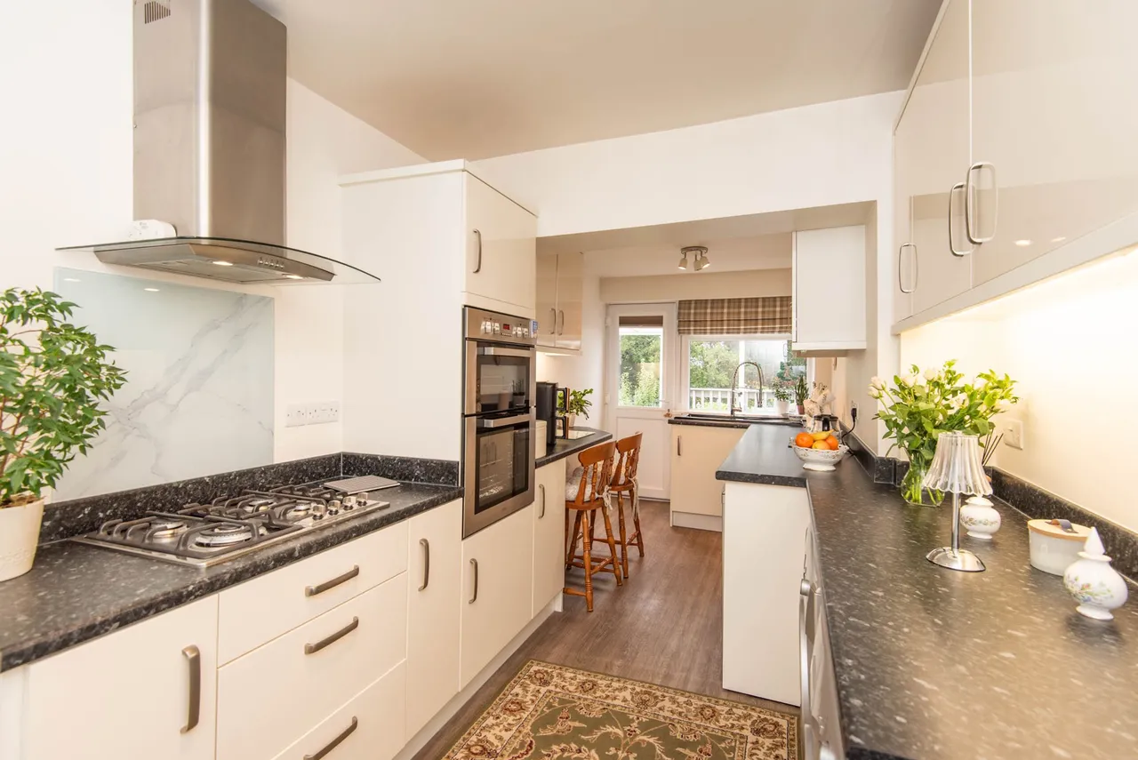 Southfield Avenue, Hasland, S41, photo 4