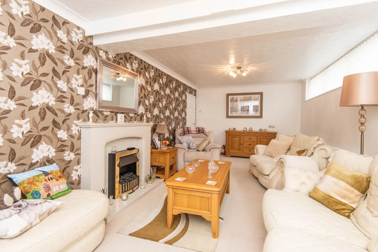 Southfield Avenue, Hasland, S41, photo 6