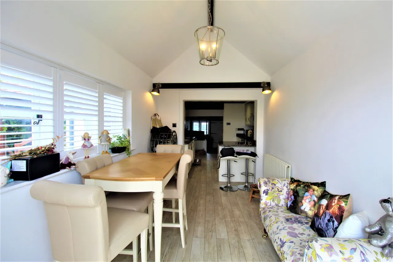 North Stifford, Grays, Essex, RM16 5UE, photo 3