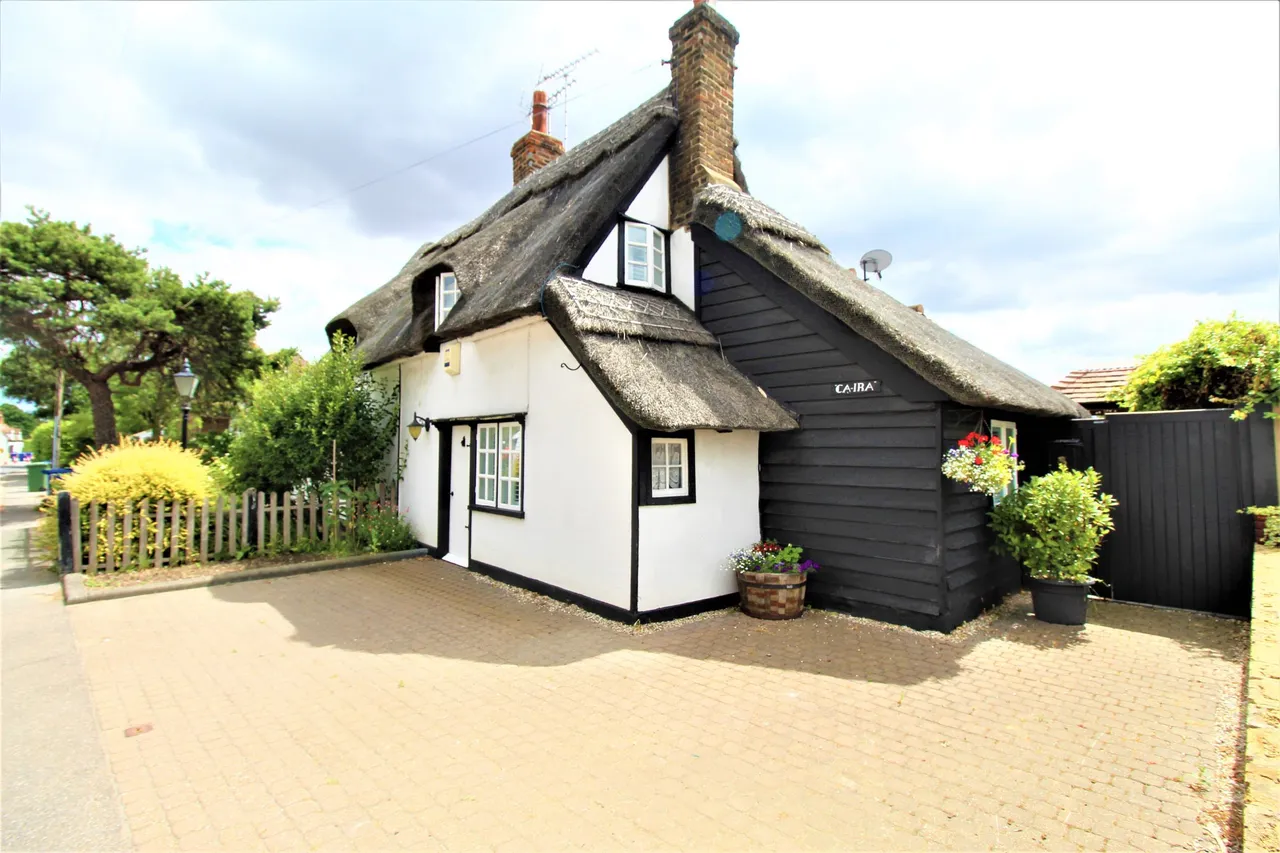 2 bed house for sale — North Stifford, Grays, Essex, RM16 5UE