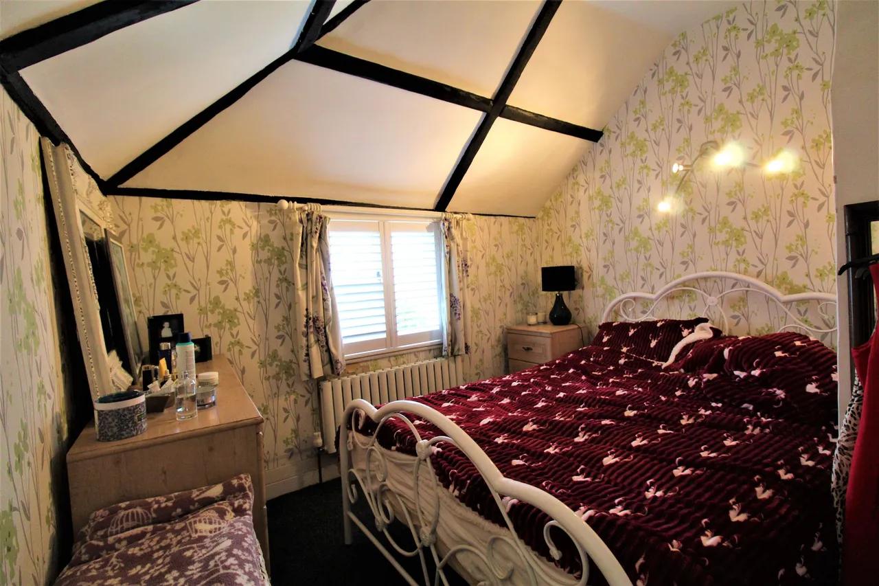 North Stifford, Grays, Essex, RM16 5UE, photo 6
