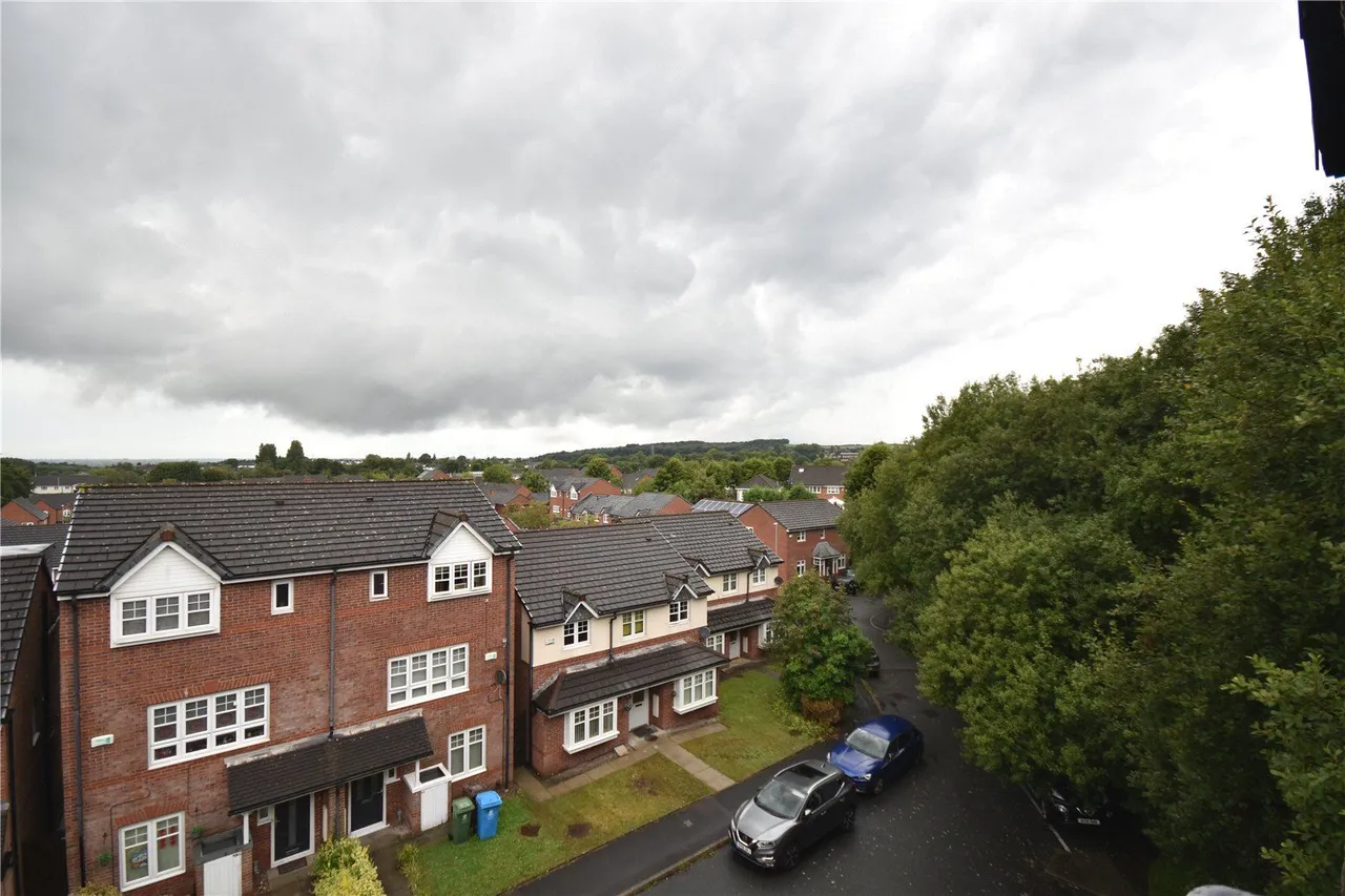 Elmstone Drive, Royton, OL2, photo 10
