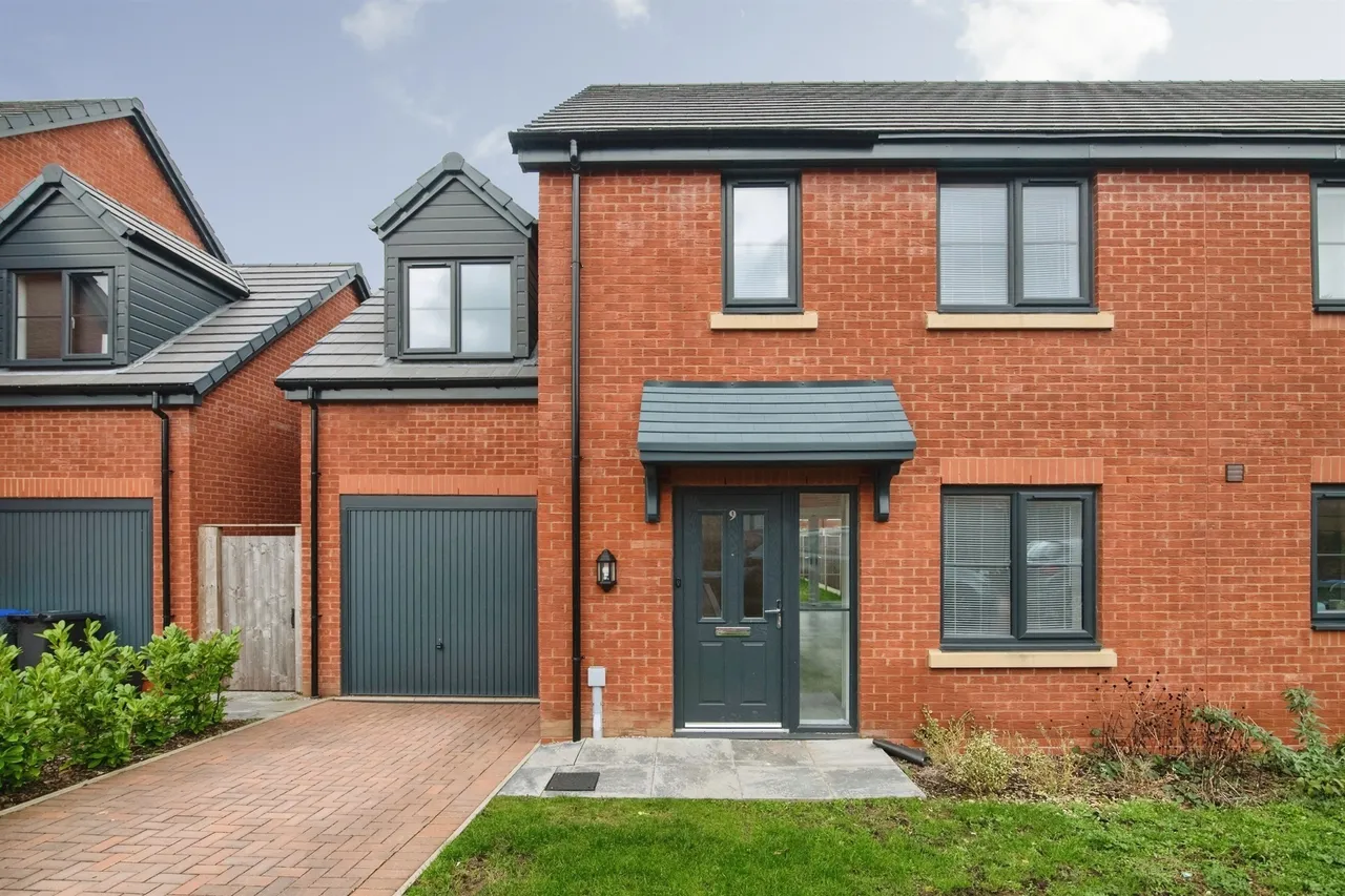 4 bed house for sale, The Woodlands, Oldbury, B68