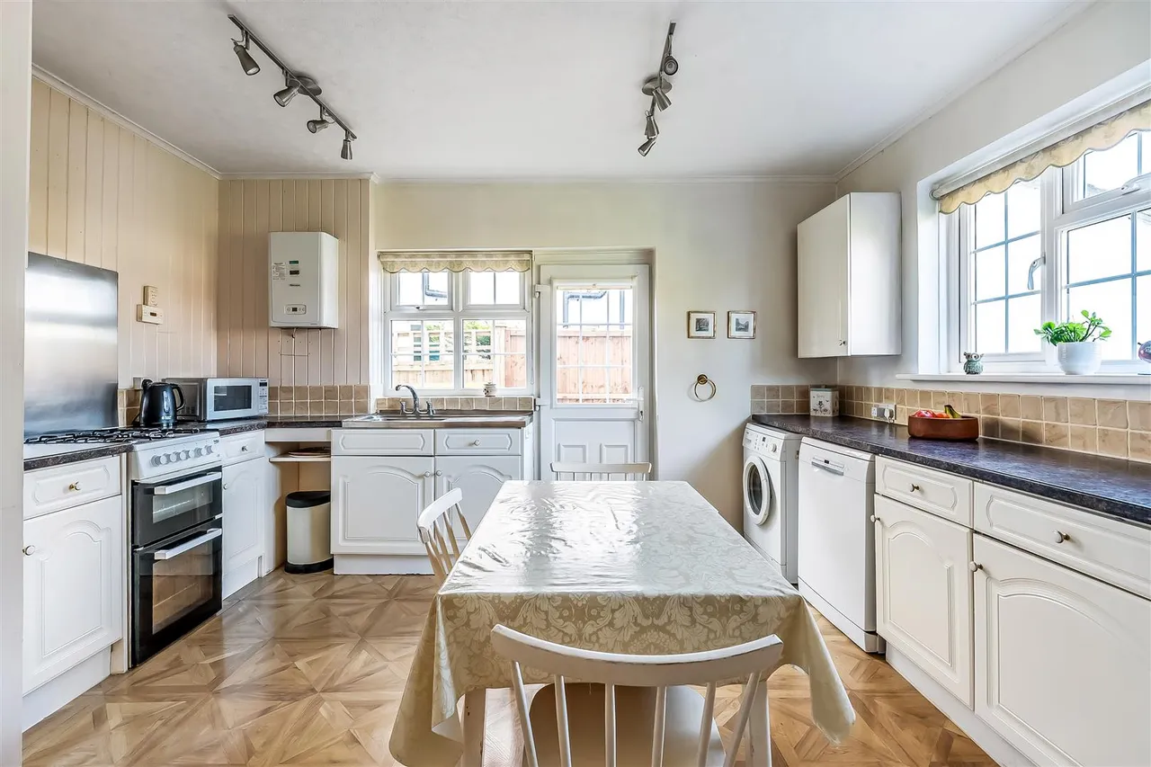 Rectory Close, Ashtead, KT21, photo 5