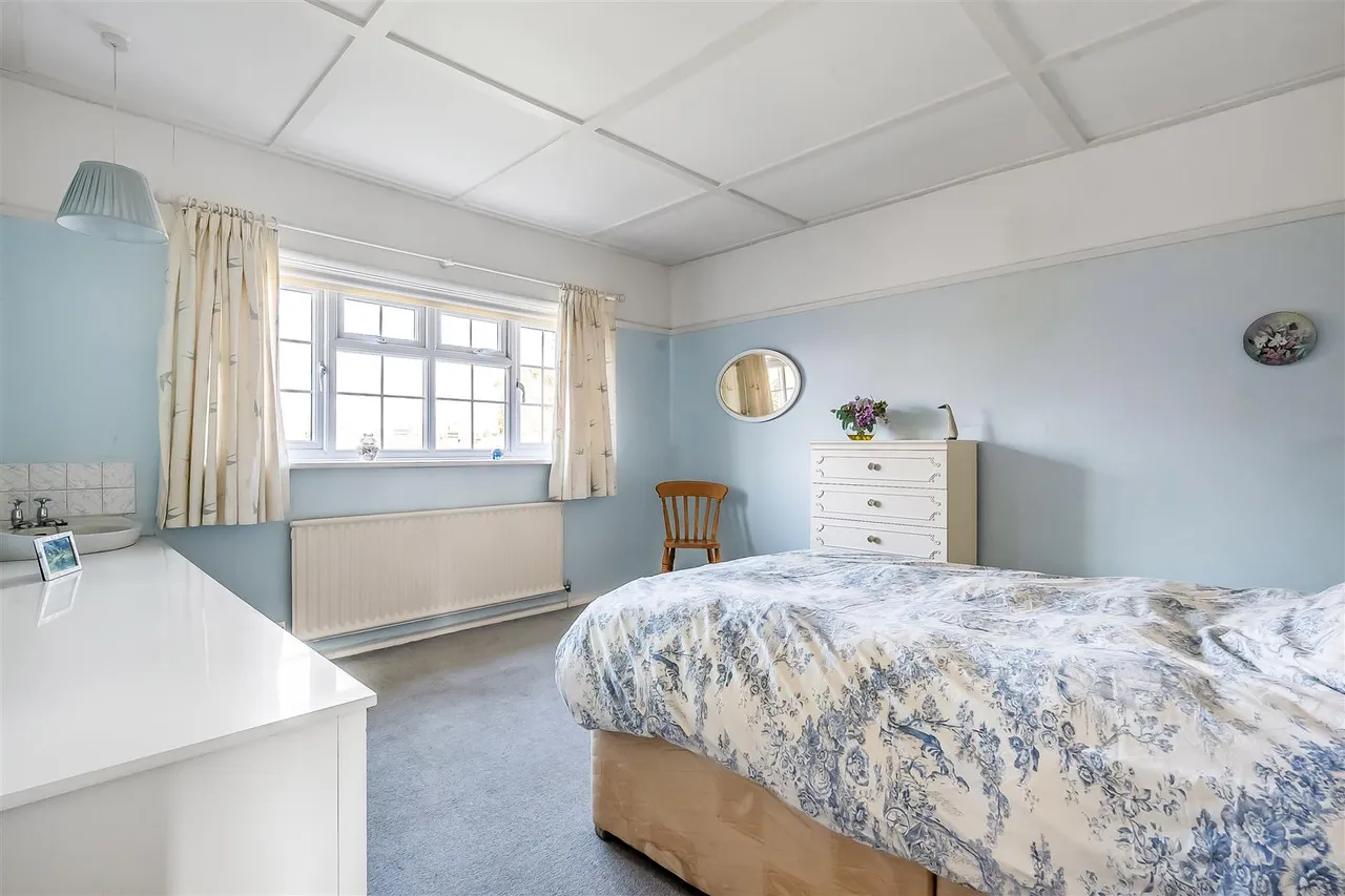 Rectory Close, Ashtead, KT21, photo 18