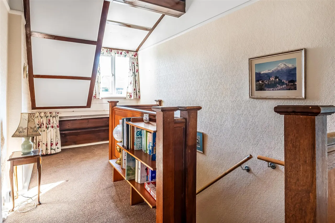 Rectory Close, Ashtead, KT21, photo 17