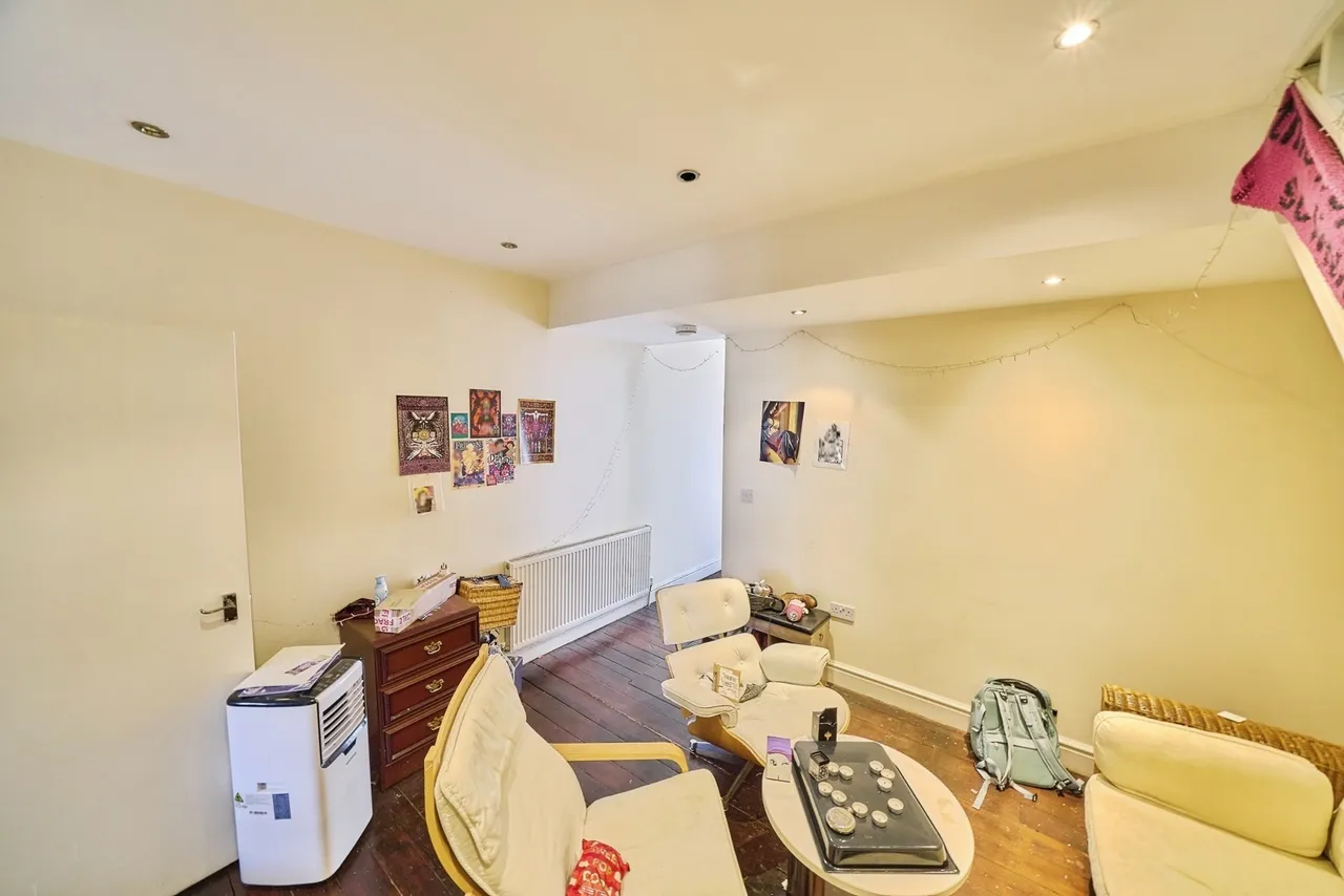 Thorpe Road, London, E7, photo 12