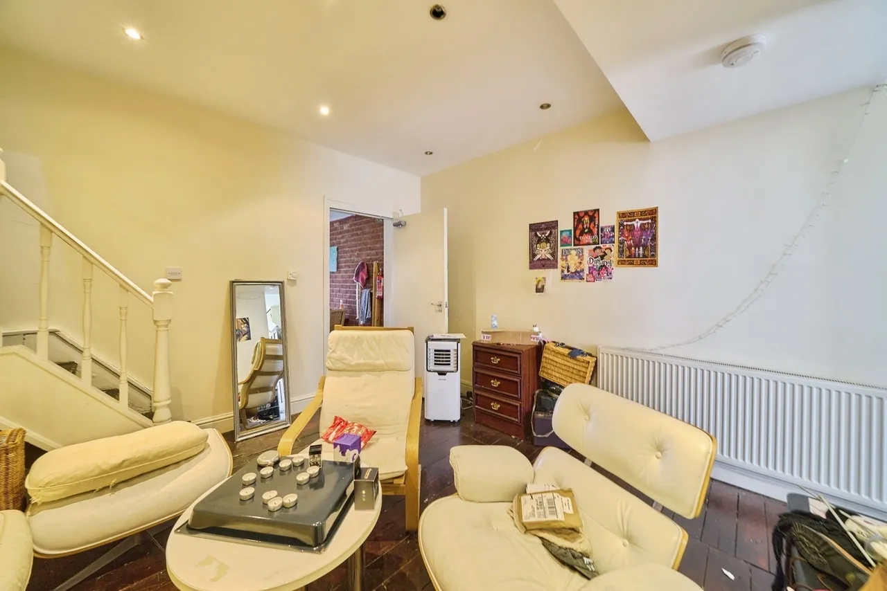 Thorpe Road, London, E7, photo 11