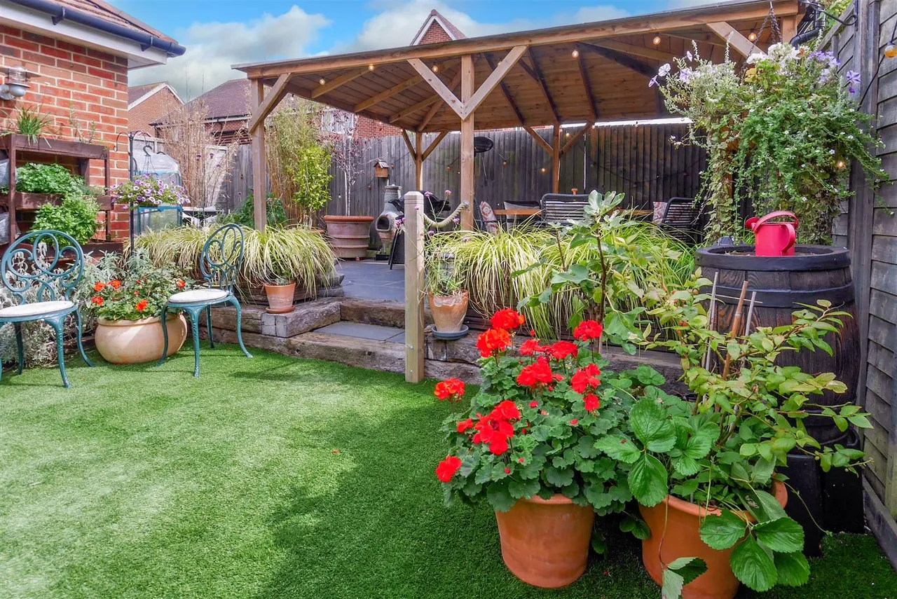 Benjamin Gray Drive, Littlehampton, photo 17
