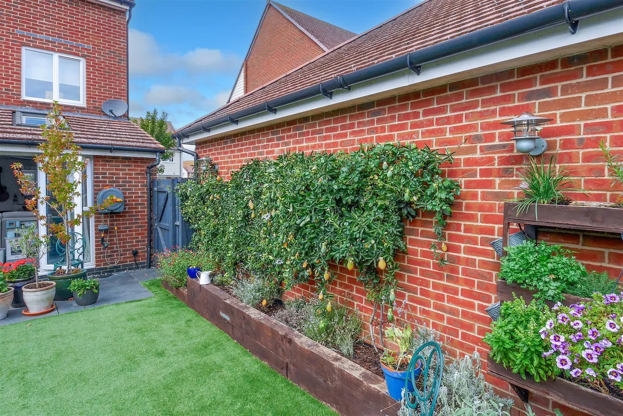 Benjamin Gray Drive, Littlehampton, photo 22