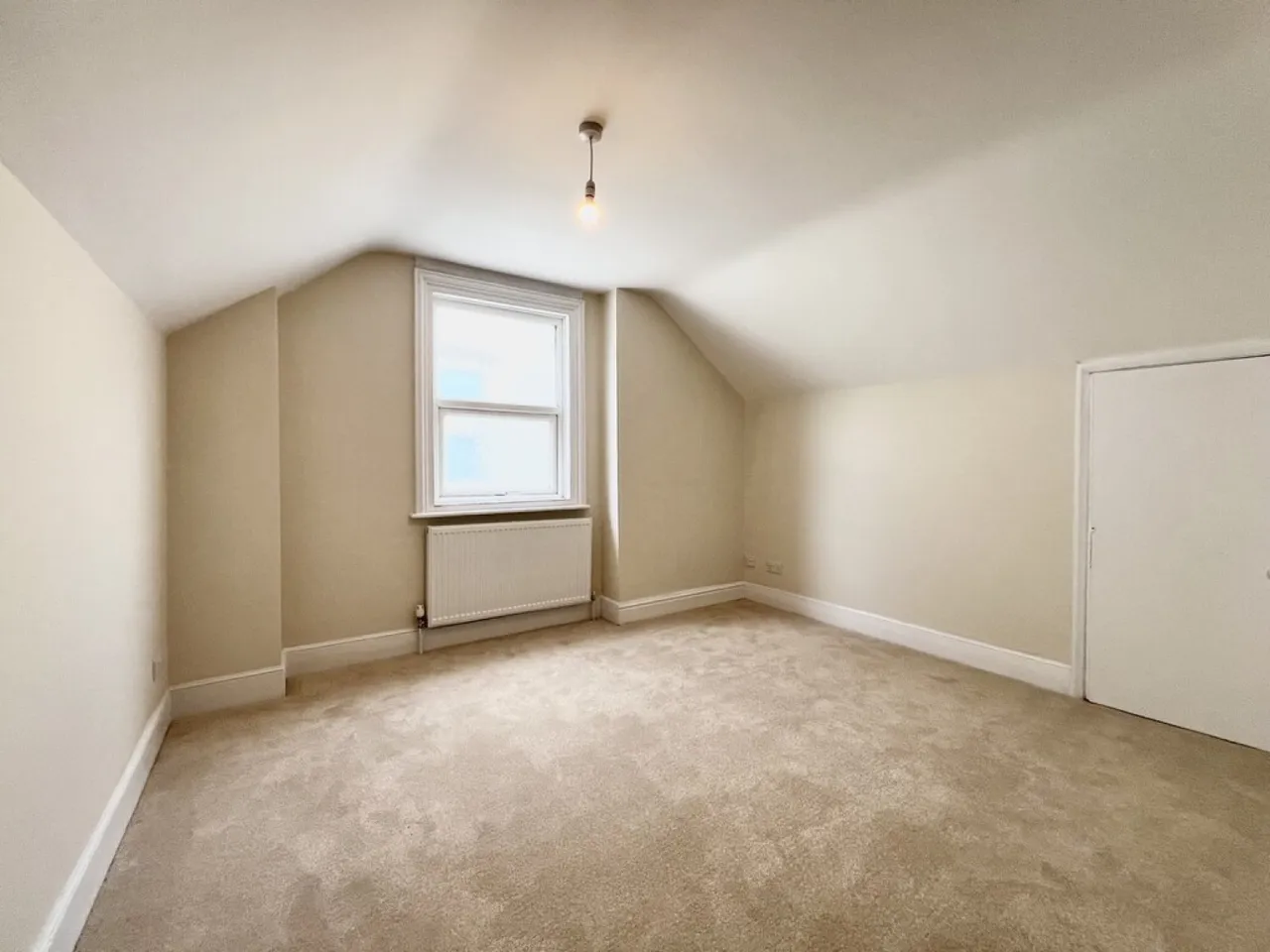 Brighton Road, South Croydon, Surrey, photo 6