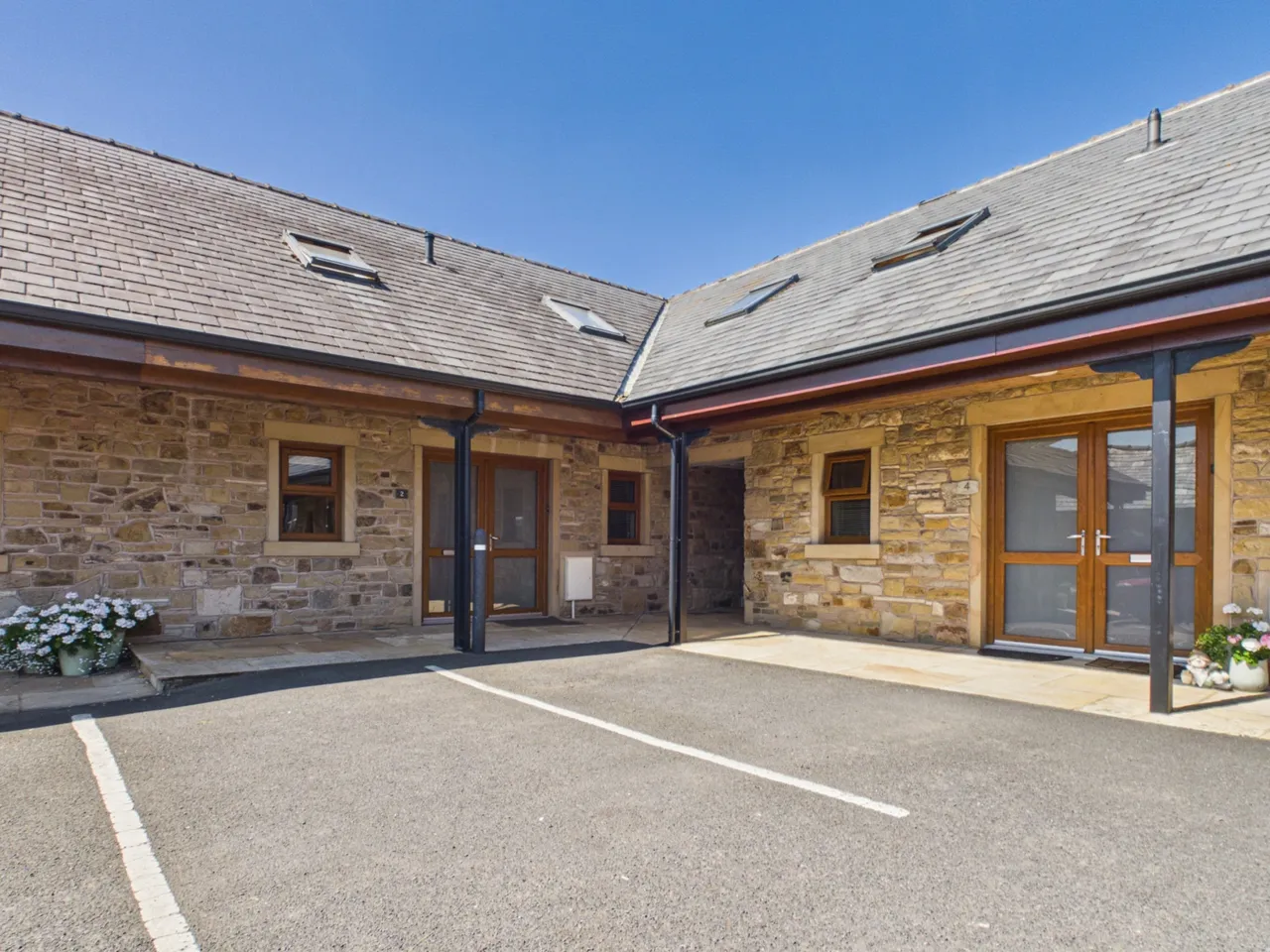2 bed house for sale — Poultons Farm, Longmoor Lane, Preston, Lancashire, PR3 0JB