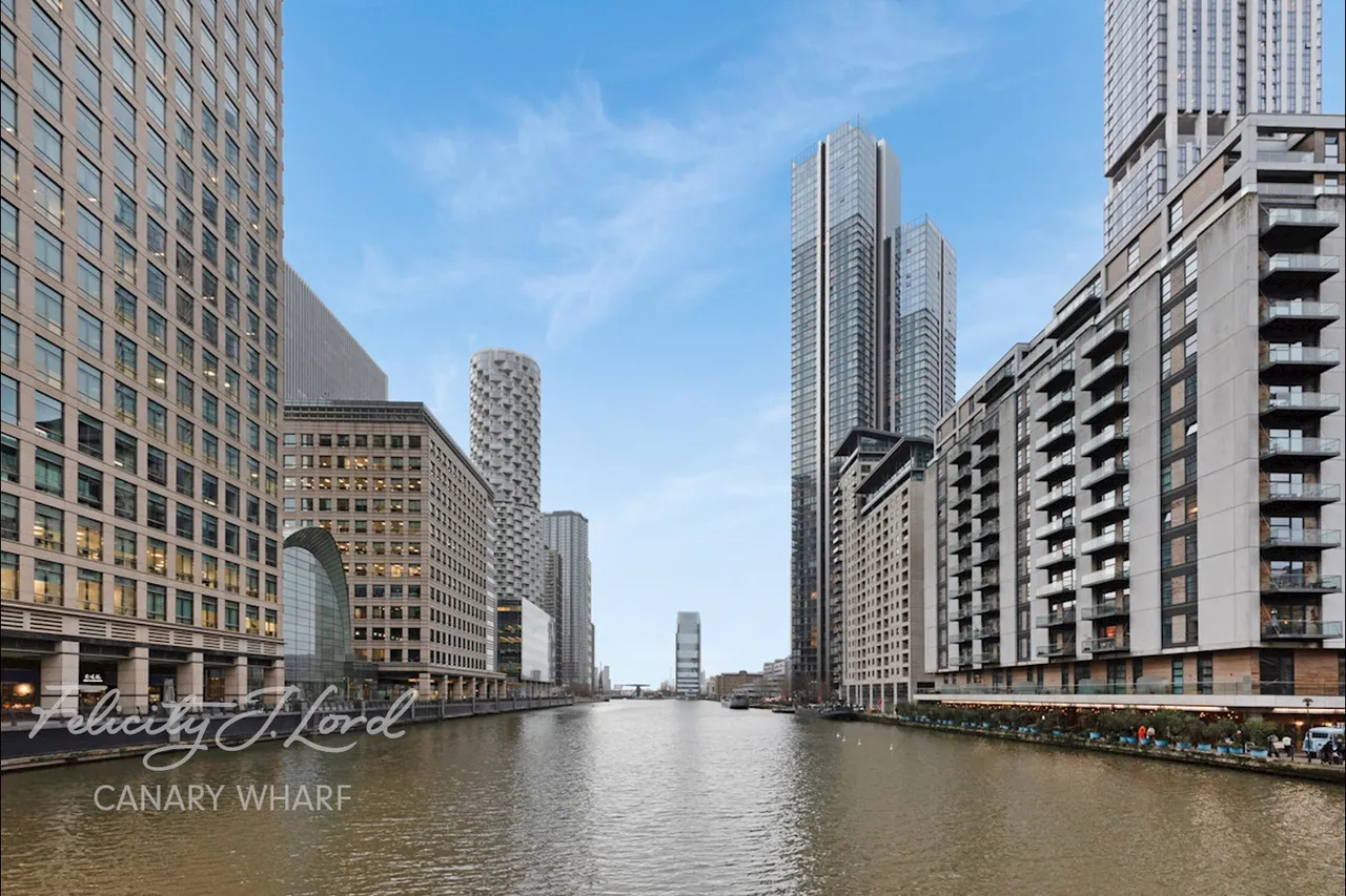 South Quay Square, photo 13