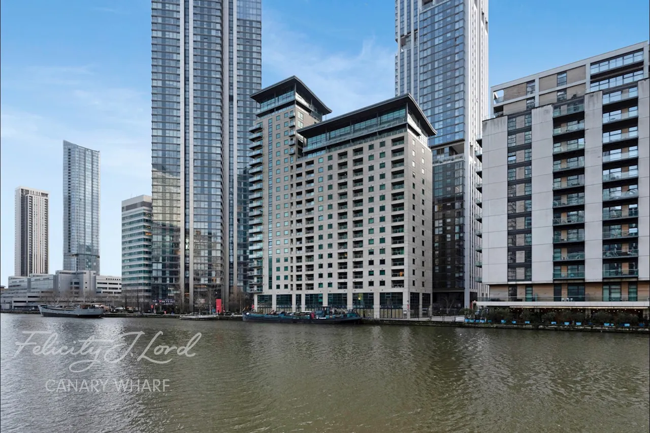 South Quay Square, photo 15