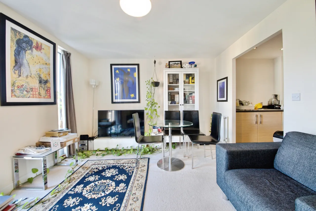 1 bed flat for sale, Needleman Close, London, NW9