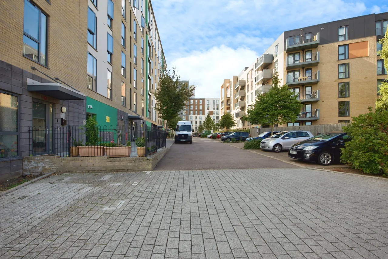 Needleman Close, London, NW9, photo 11