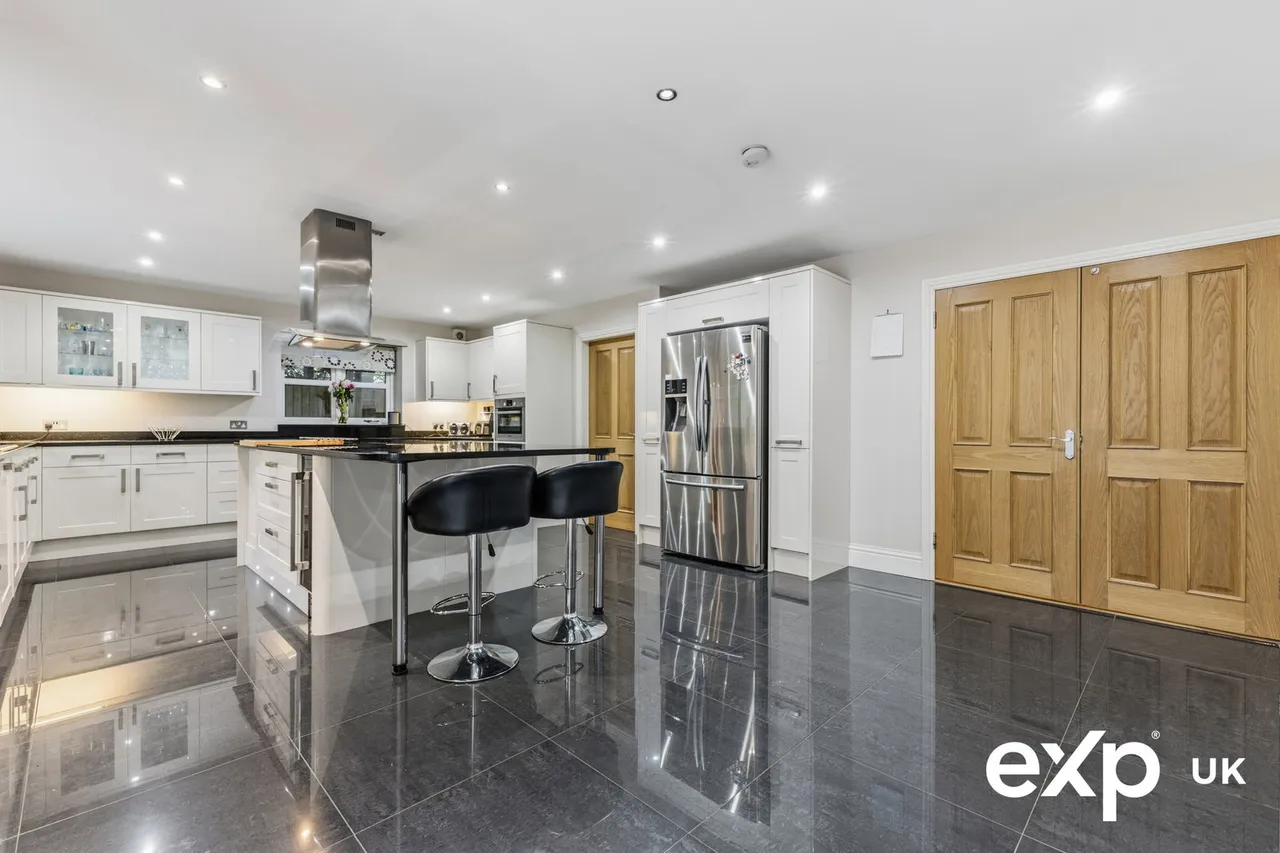 Church Drive, Ravenshead, photo 12
