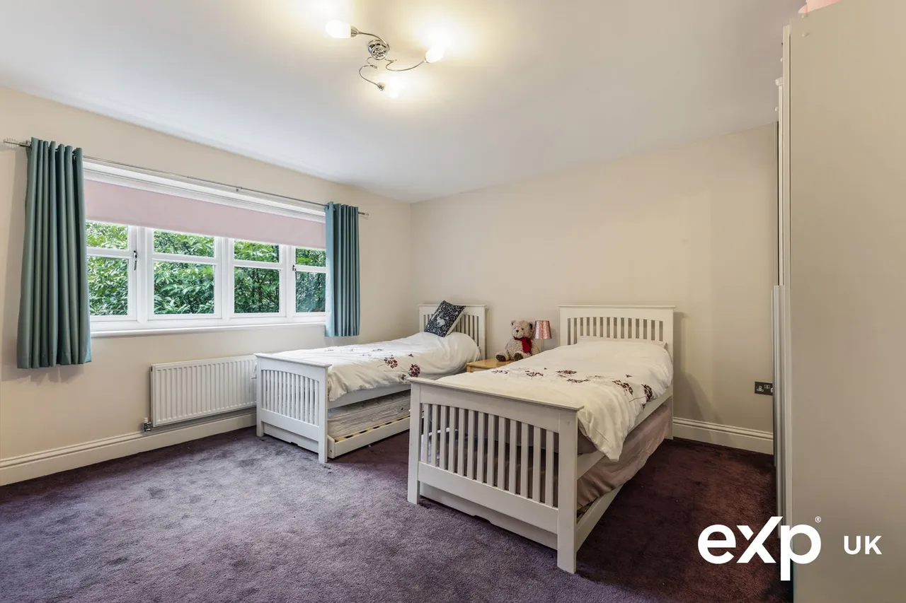 Church Drive, Ravenshead, photo 29