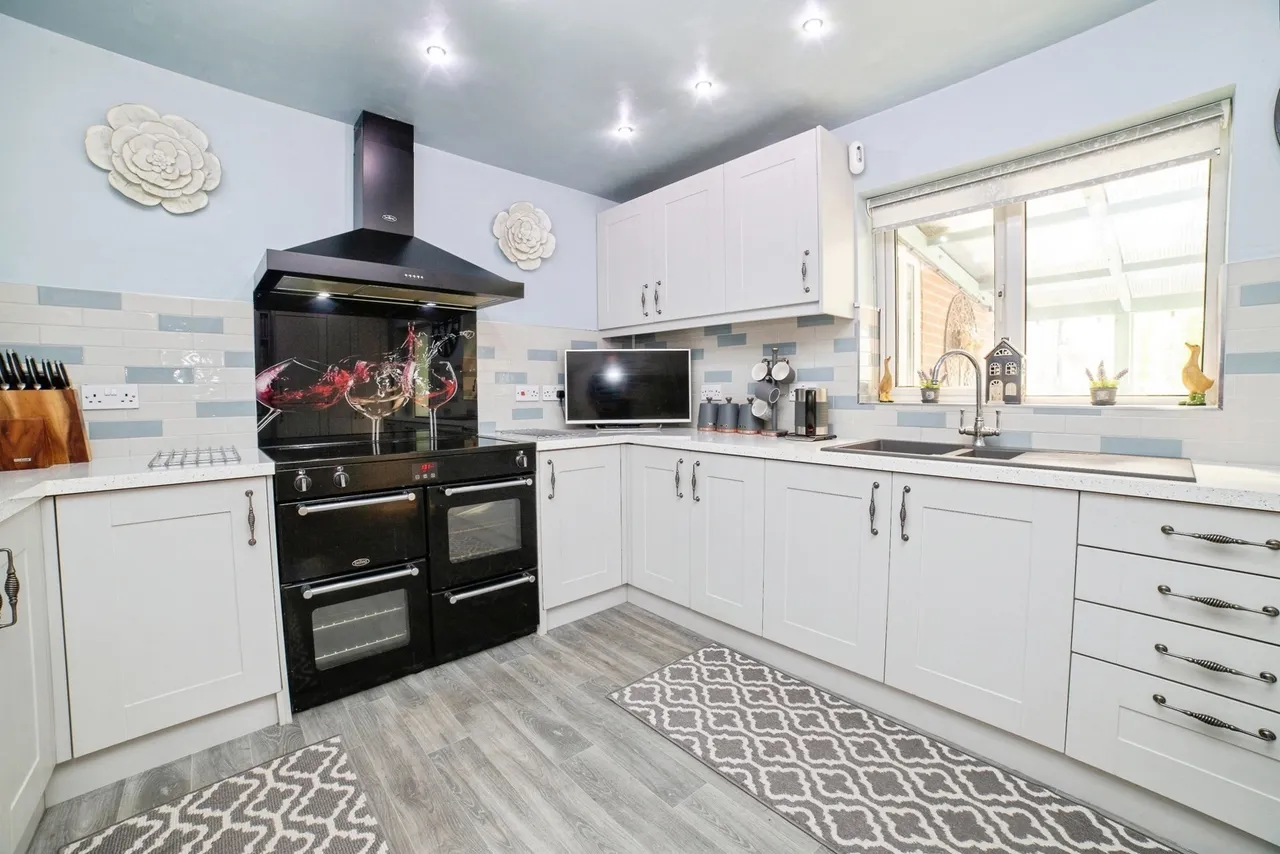 Rose Cottage Drive, Huthwaite, Sutton-in-Ashfield, Nottinghamshire, NG17, photo 8