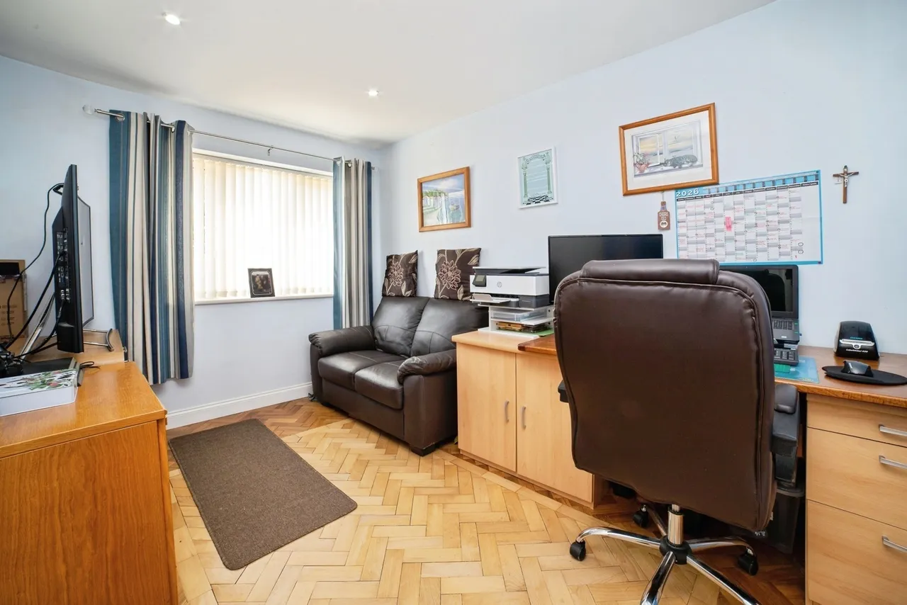 Rose Cottage Drive, Huthwaite, Sutton-in-Ashfield, Nottinghamshire, NG17, photo 17