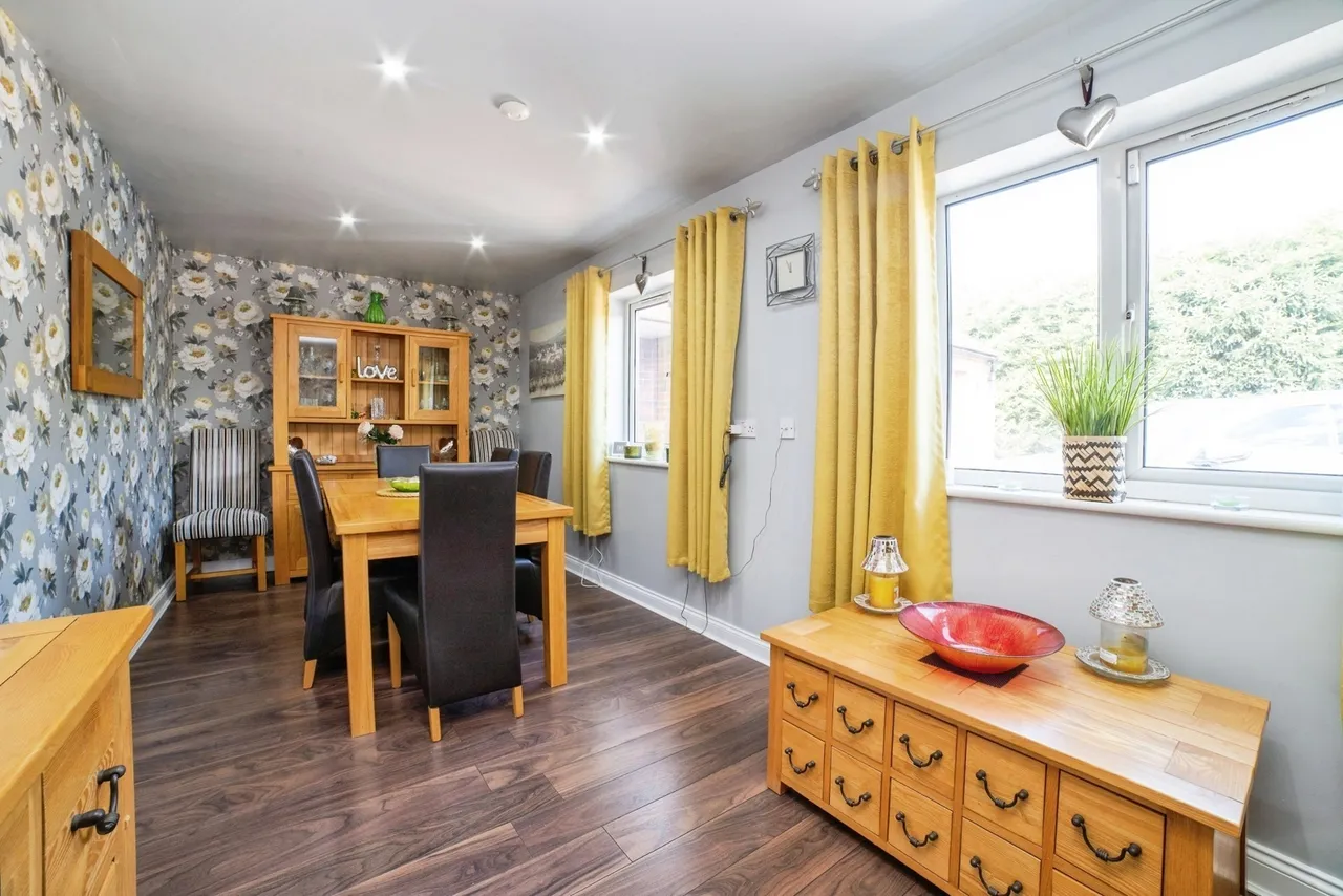 Rose Cottage Drive, Huthwaite, Sutton-in-Ashfield, Nottinghamshire, NG17, photo 10