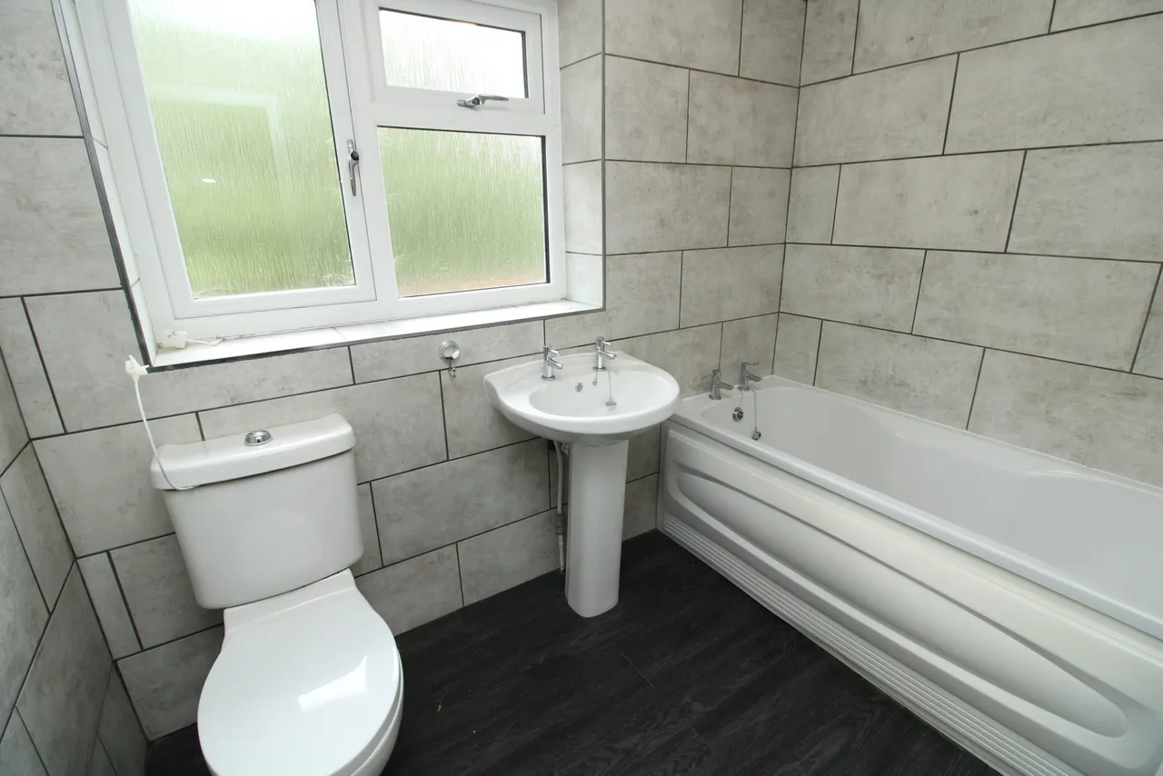 Lees Close, Dunton, SG18, photo 10