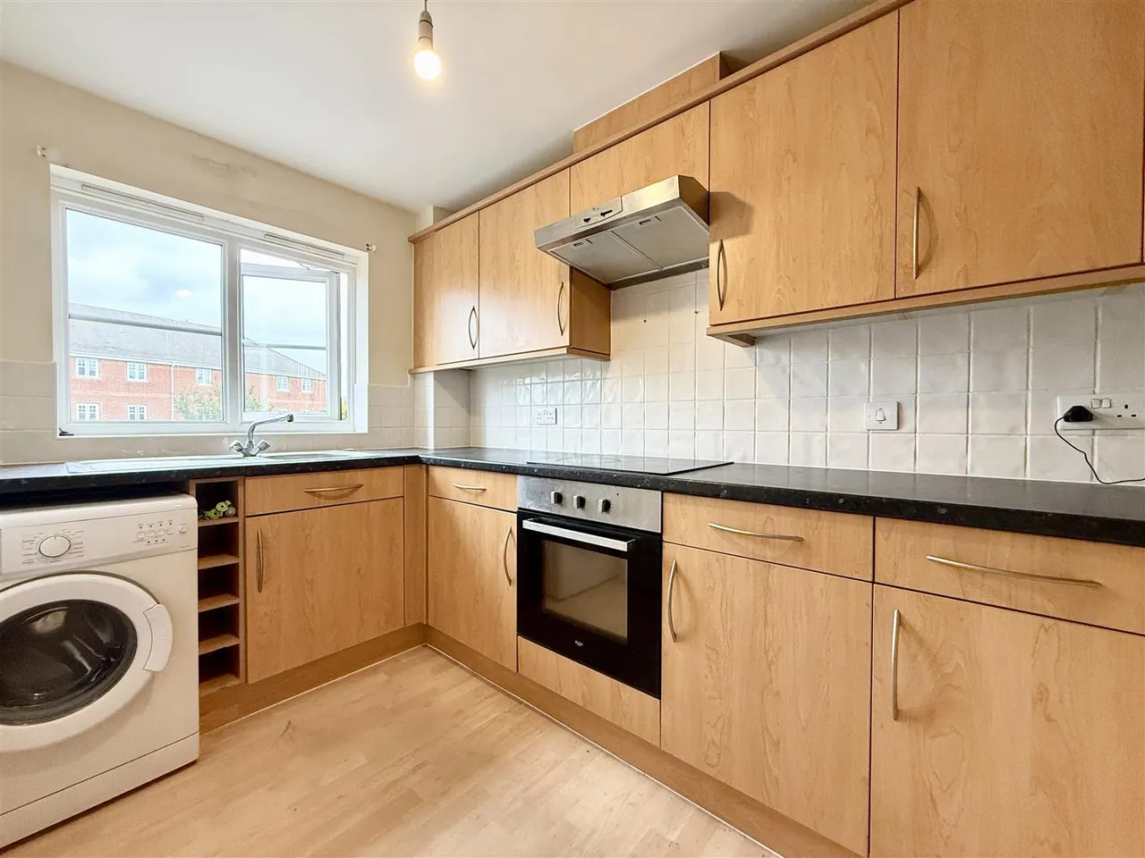 Bright Wire Crescent, Eastleigh, photo 8