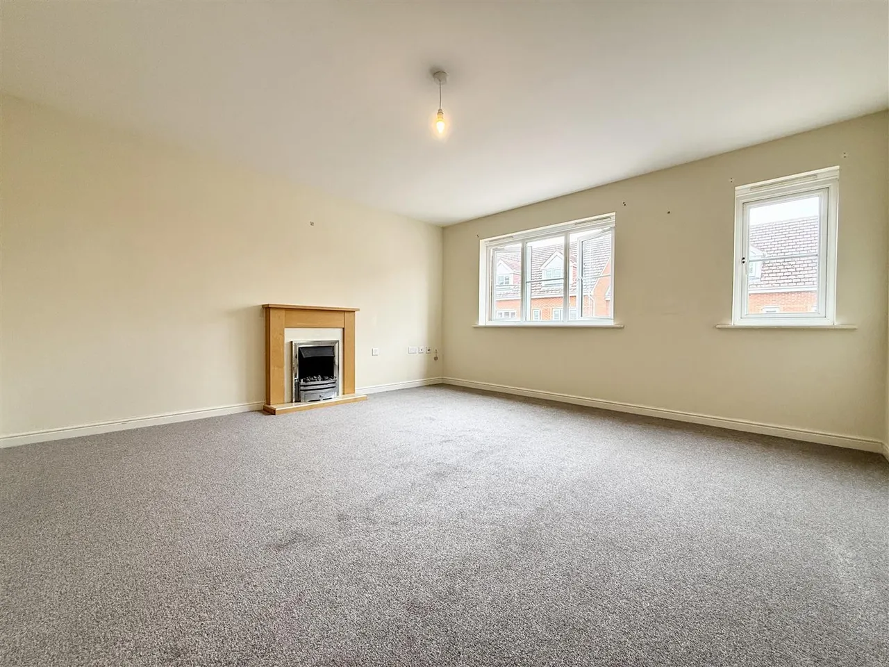 Bright Wire Crescent, Eastleigh, photo 2