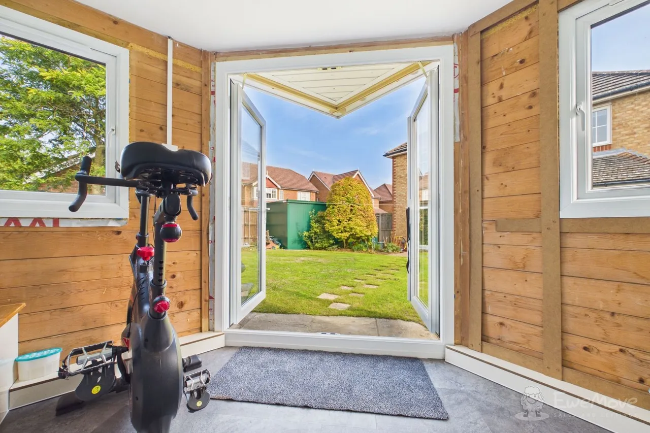 Gloster Close, Hawkinge, CT18, photo 28