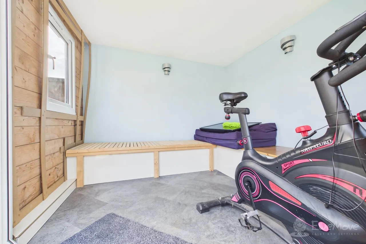 Gloster Close, Hawkinge, CT18, photo 27