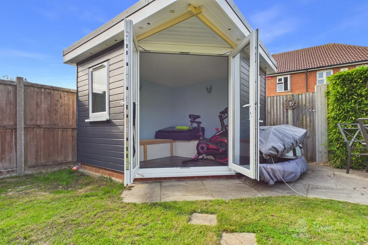Gloster Close, Hawkinge, CT18, photo 26
