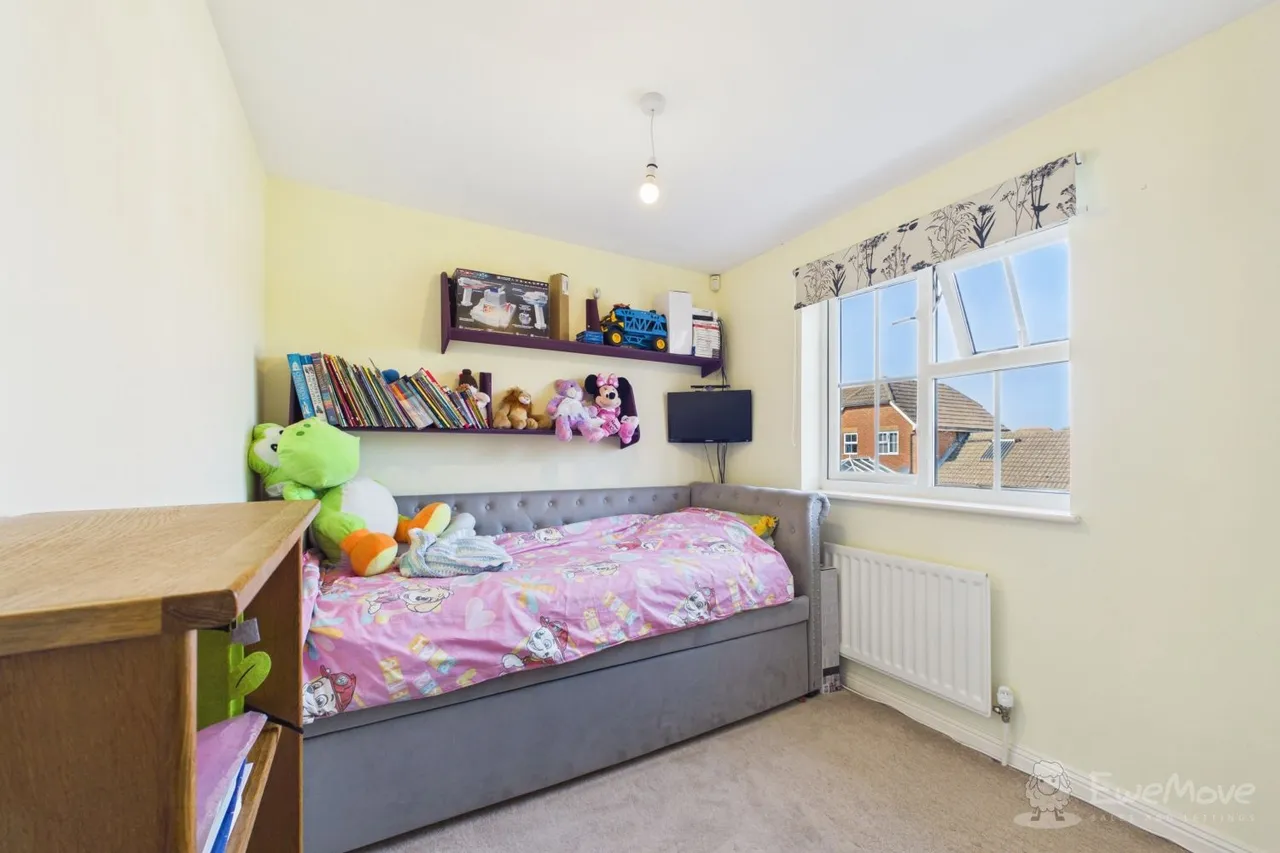 Gloster Close, Hawkinge, CT18, photo 20