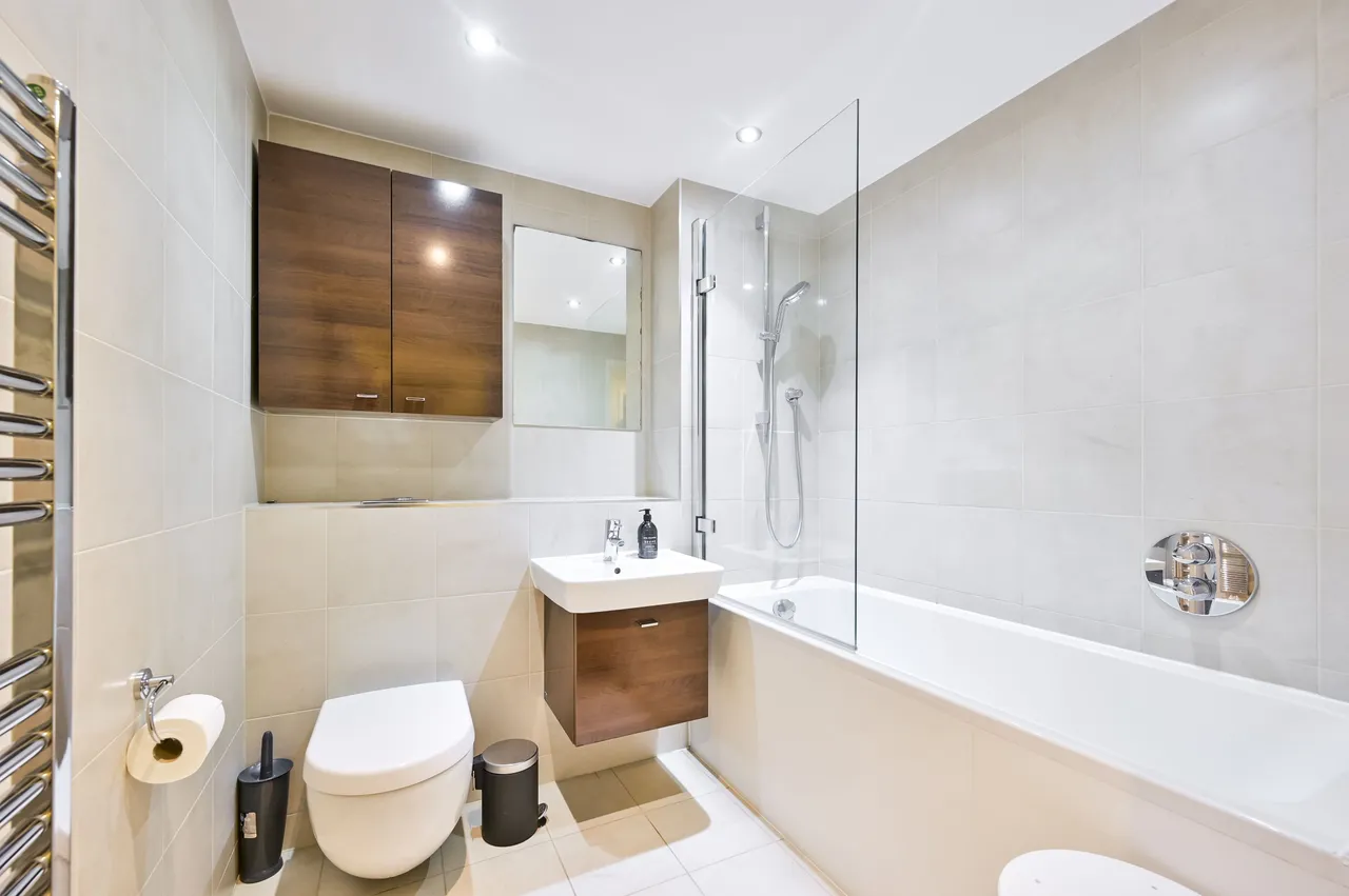152 Bagleys Lane, London, photo 9