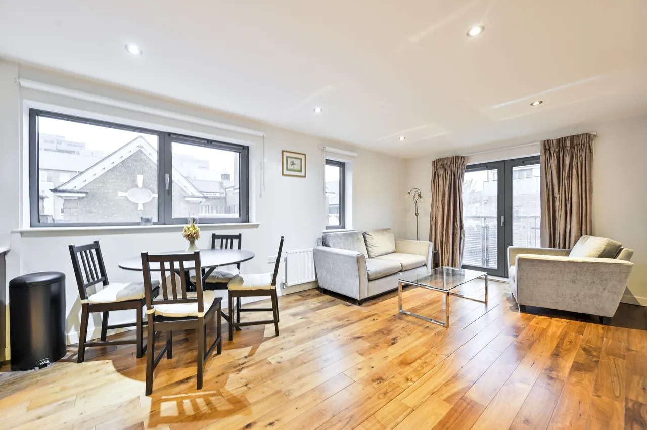 152 Bagleys Lane, London, photo 2