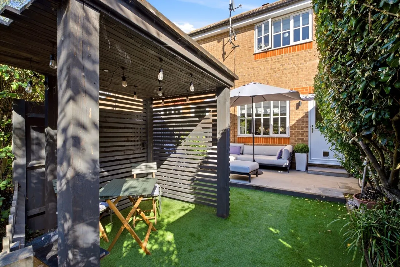 Riverbanks Close, Harpenden, AL5, photo 11