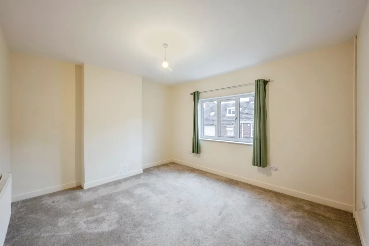 Ivanhoe Road, Conisbrough, DN12, photo 12