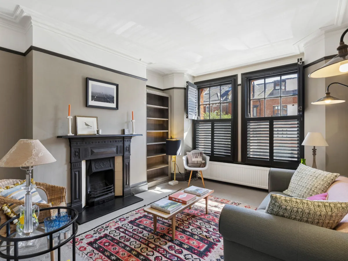 2 bed flat for sale, Cambridge Road, London, SW11
