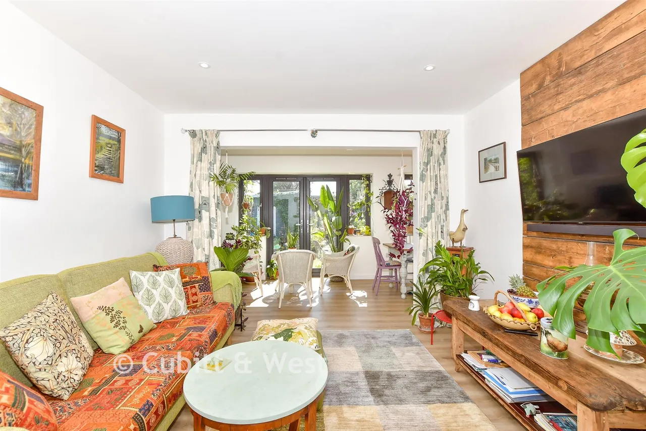Meadow Walk, Bognor Regis, PO22, photo 2