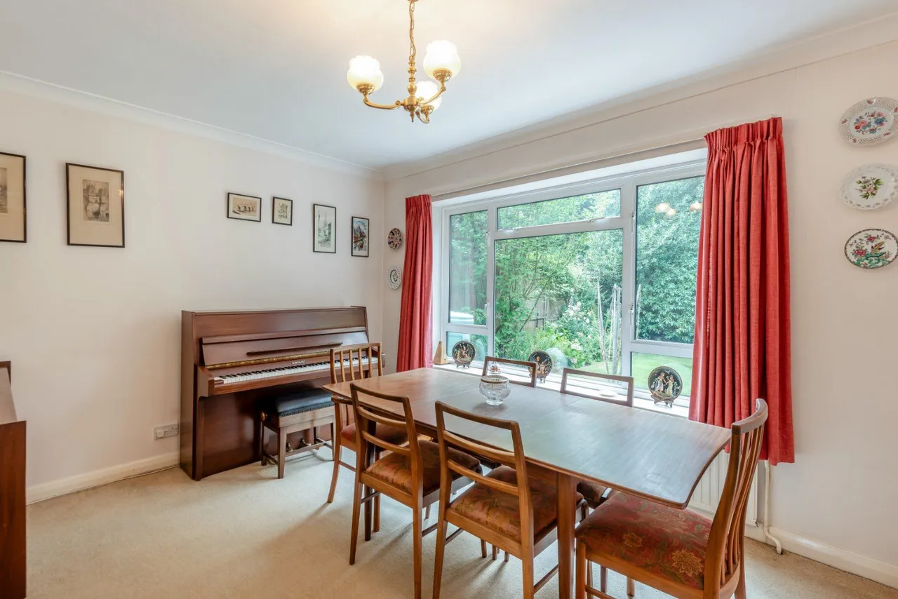 Cheyne Close, Gerrards Cross, Buckinghamshire, SL9 7LG, photo 7