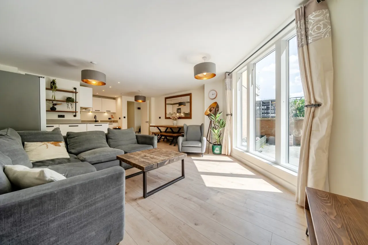 4 bed flat for sale, Water Gardens Square, Canada Water, SE16