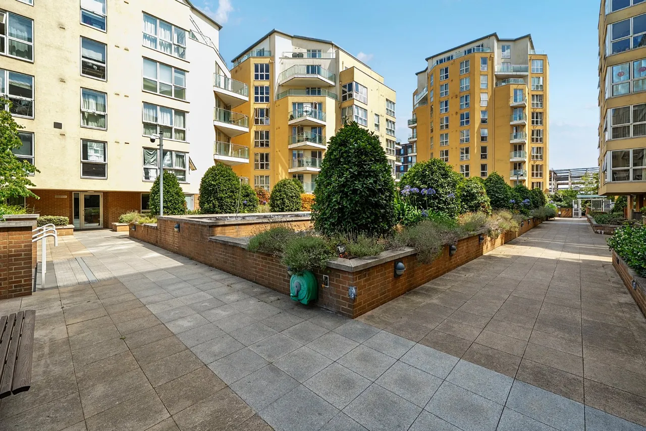 Water Gardens Square, Canada Water, SE16, photo 24
