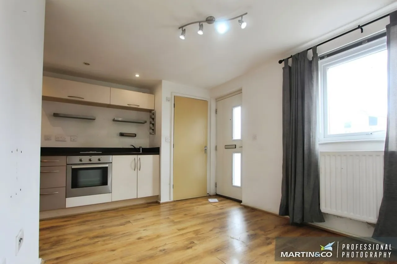 1 bed flat for sale — Clos Cwm Golau, Merthyr Tydfil