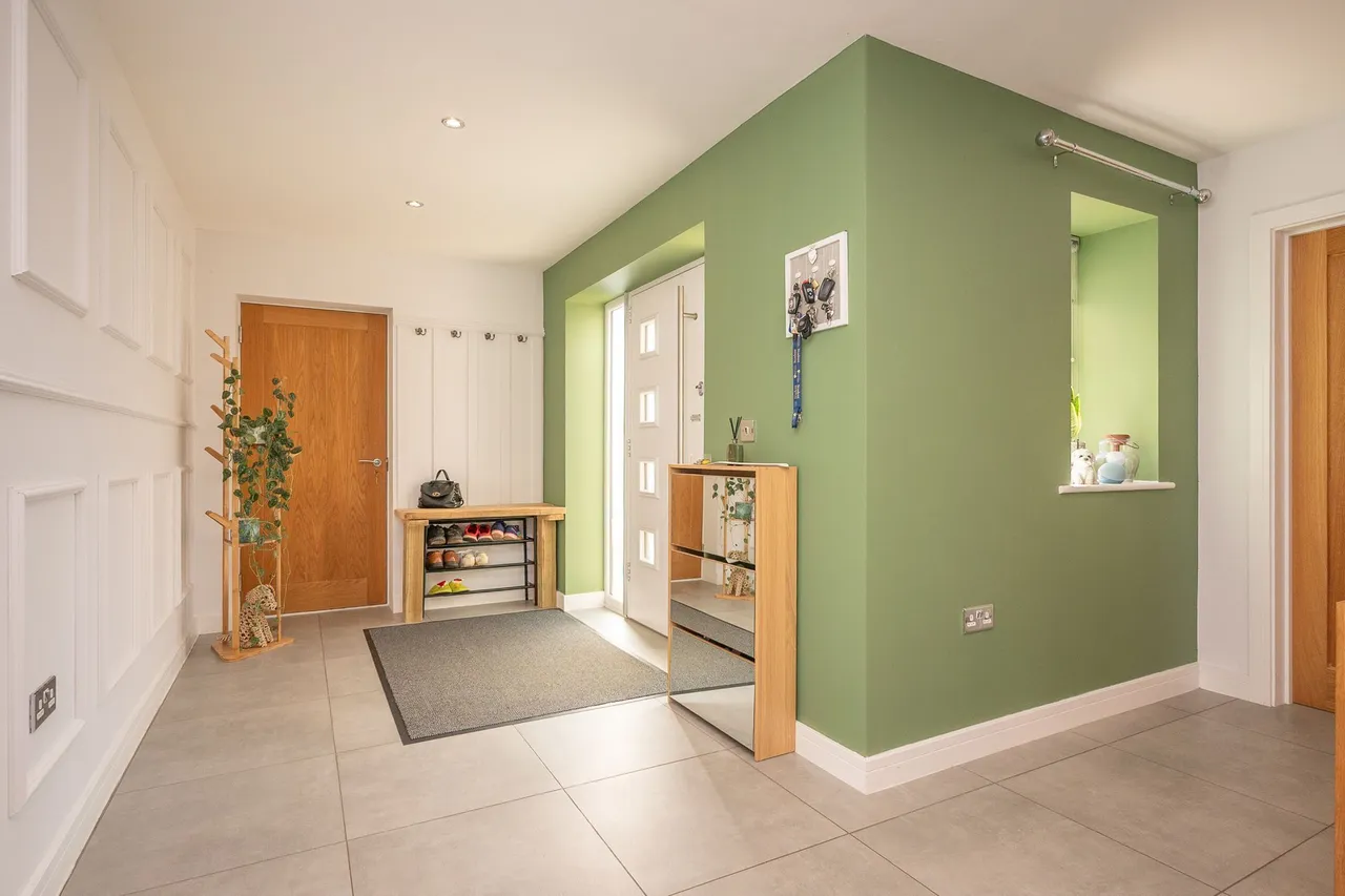 Bright and Spacious Home in Gayton, photo 5