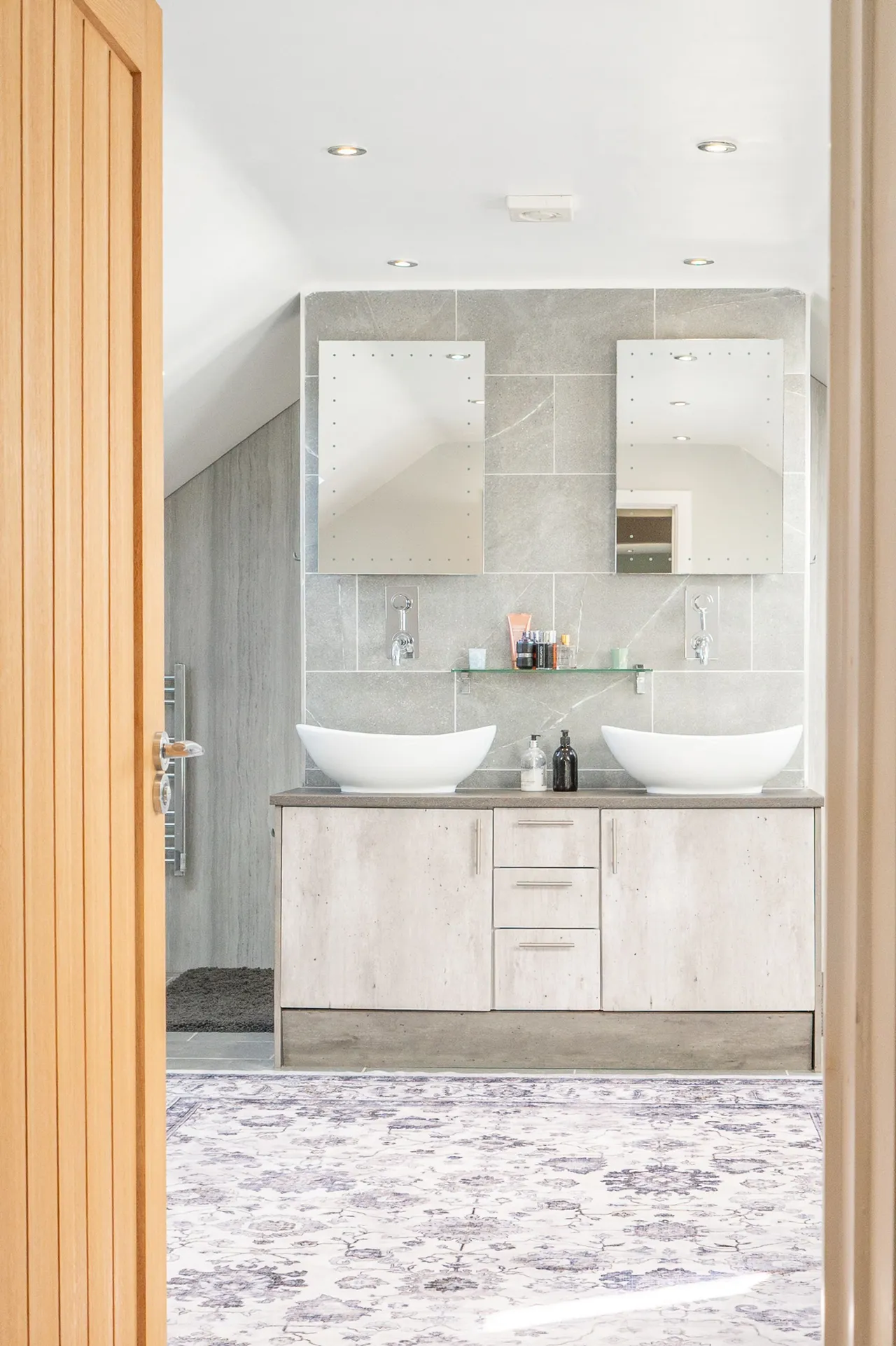 Bright and Spacious Home in Gayton, photo 14