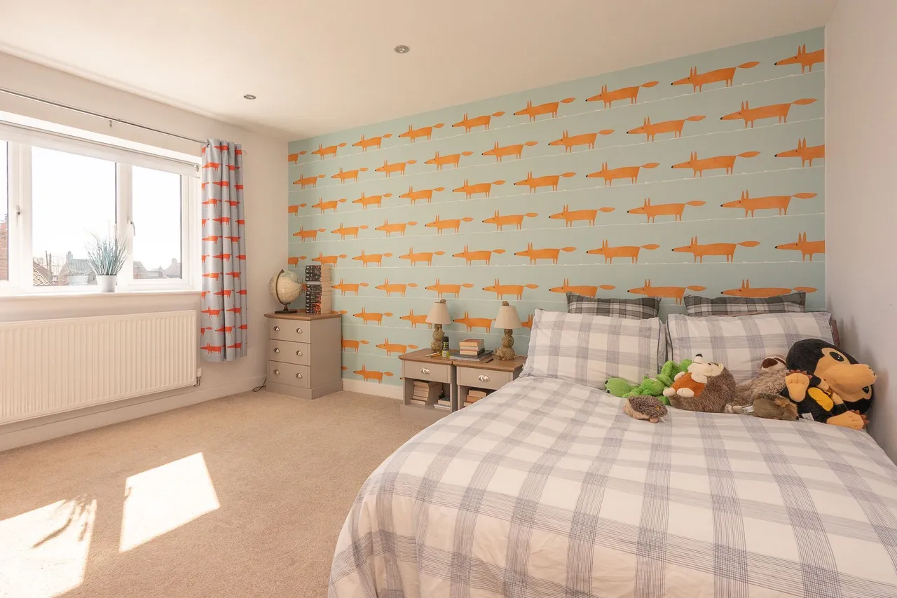 Bright and Spacious Home in Gayton, photo 15